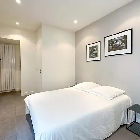 Flexliving - - Victor Hugo Париж