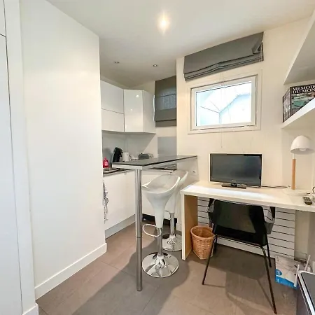 Apartment Immeuble Hugo Paris